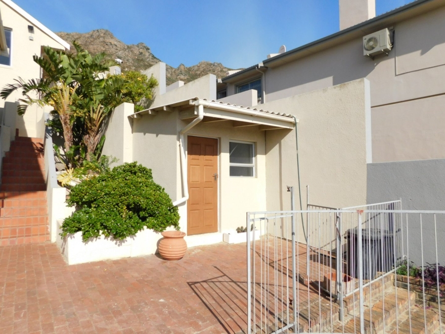 6 Bedroom Property for Sale in Mountainside Western Cape